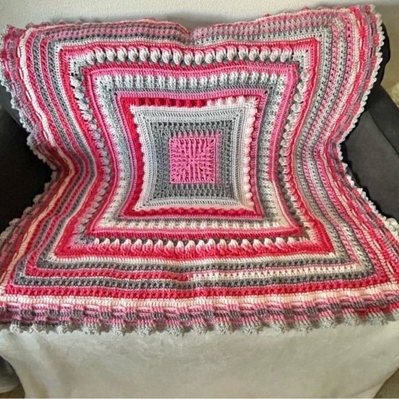 **SALE Crochet blanket handmade - mandala style - Picture 1 of 6